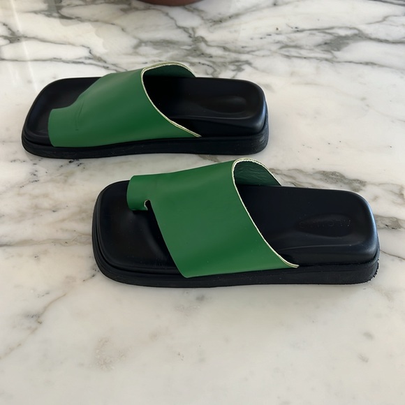 ALOHAS TOE RING SANDAL - Picture 4 of 7